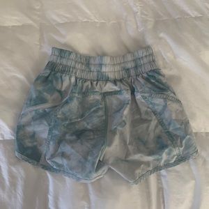 Lulu shorts -RARE- tie dye